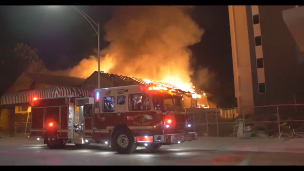 Massive 2 Alarm Fire At Vacant Building In San Jose On W