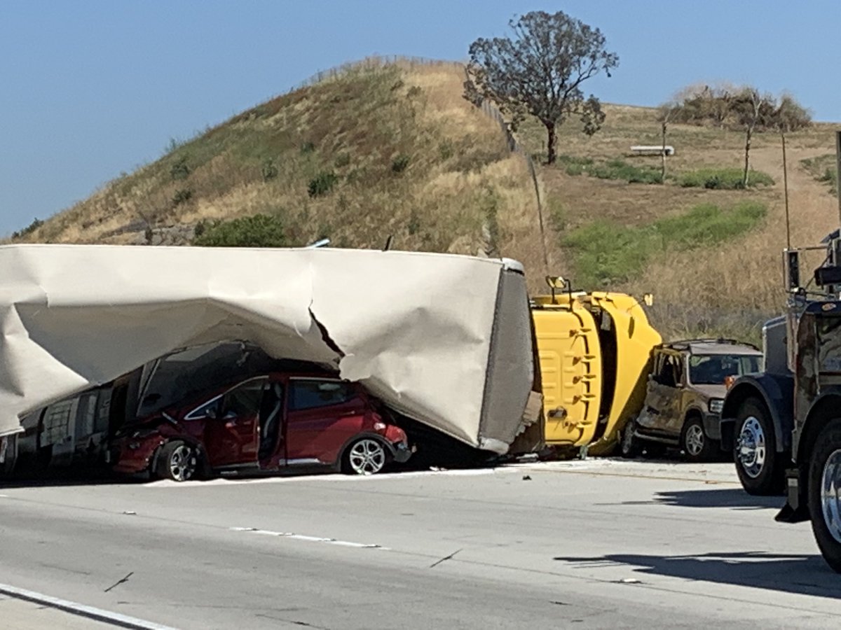 Crews are in the process of clearing the 5 vehicles involved in a