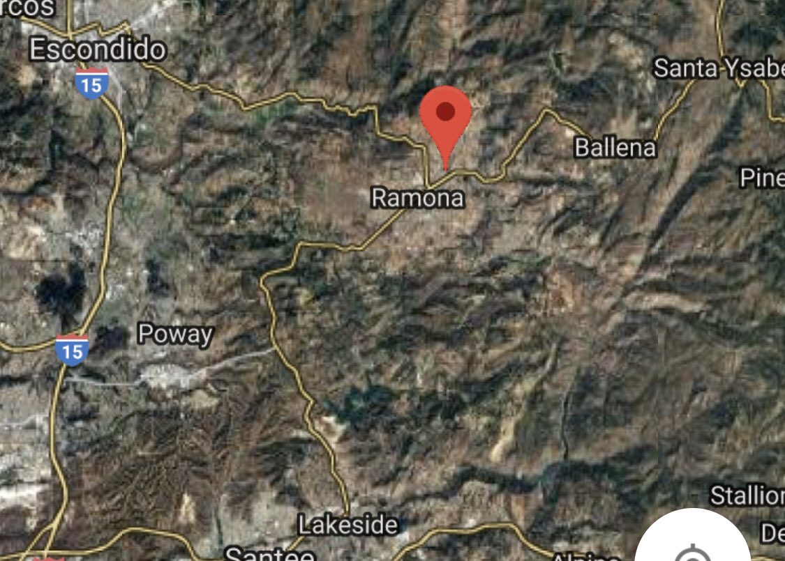 .@CALFIRESANDIEGO is at scene of a vehicle fire into the vegetation in Ramona. One minor injury and the fire has been extinguished, but power is out along Main St stretching to Santa Ysabel. 