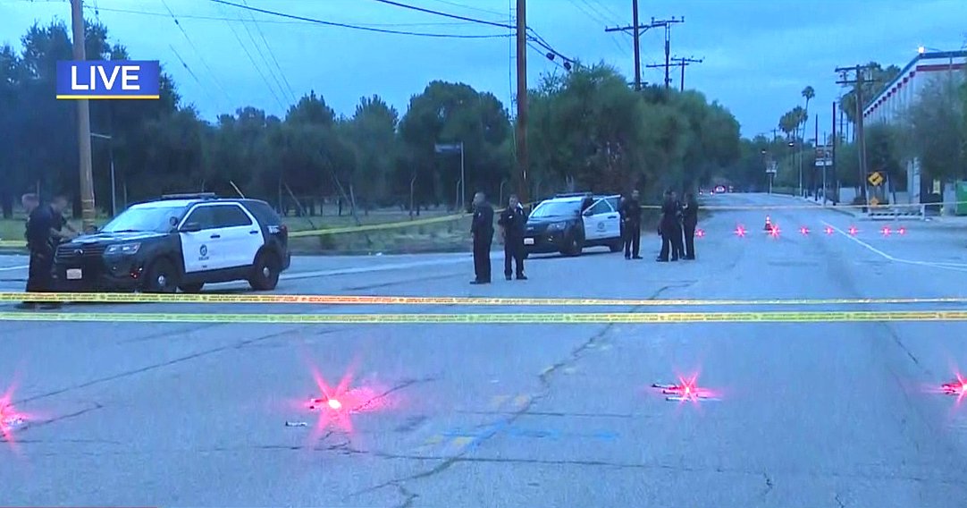 Fontana Police Are Investigating After A Dead Body Was Found In The Branches Of A Tree On Monday Fontana California California Today On Live Map California Liveuamap Com