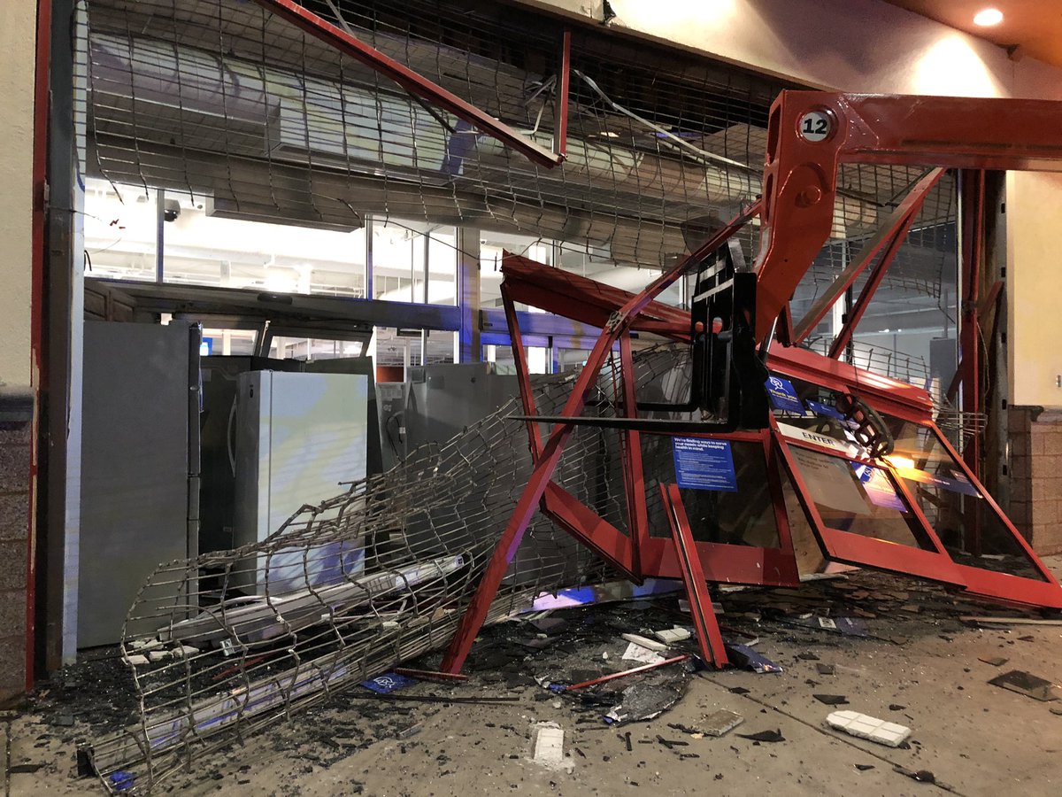 Two forklifts smashed into the Best Buy in Fairfield. Police monitoring Solano Town Center after reported looting