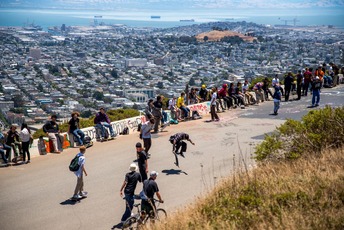 Hundreds of boarders 'hill bomb' Twin Peaks at BLM protest in SF