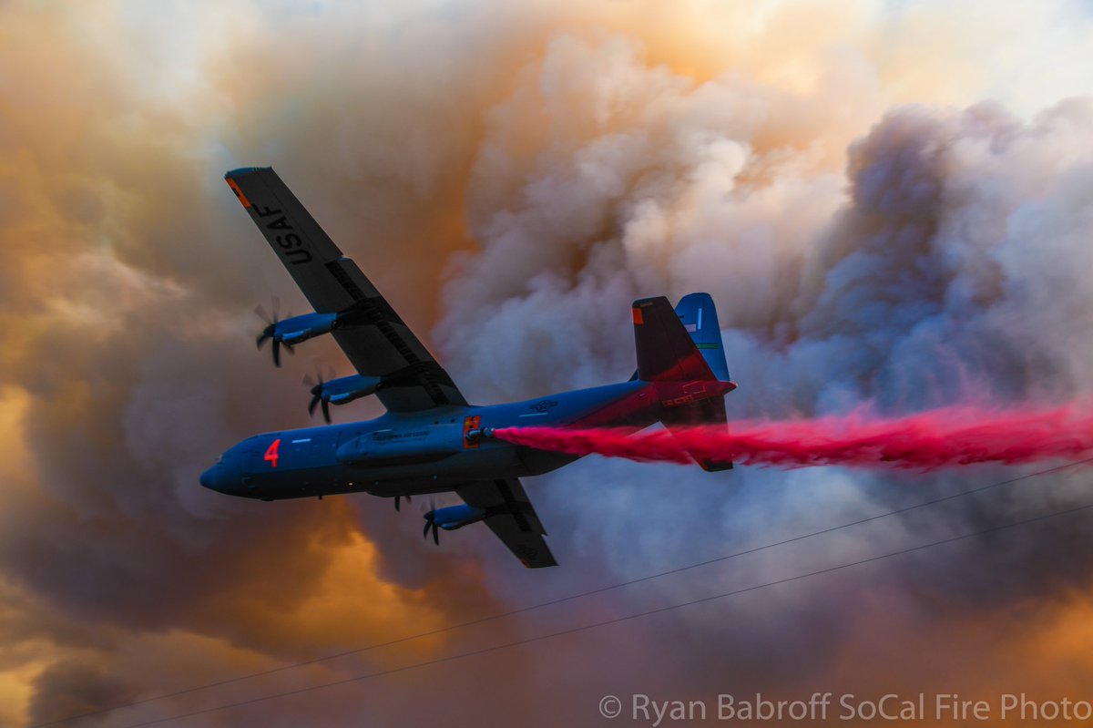 Images from the wallbridgefire yesterday as the fire burns in record fuels and was being pushed by strong winds.  The town of Guernville is of major concern today. LNULightningComplex