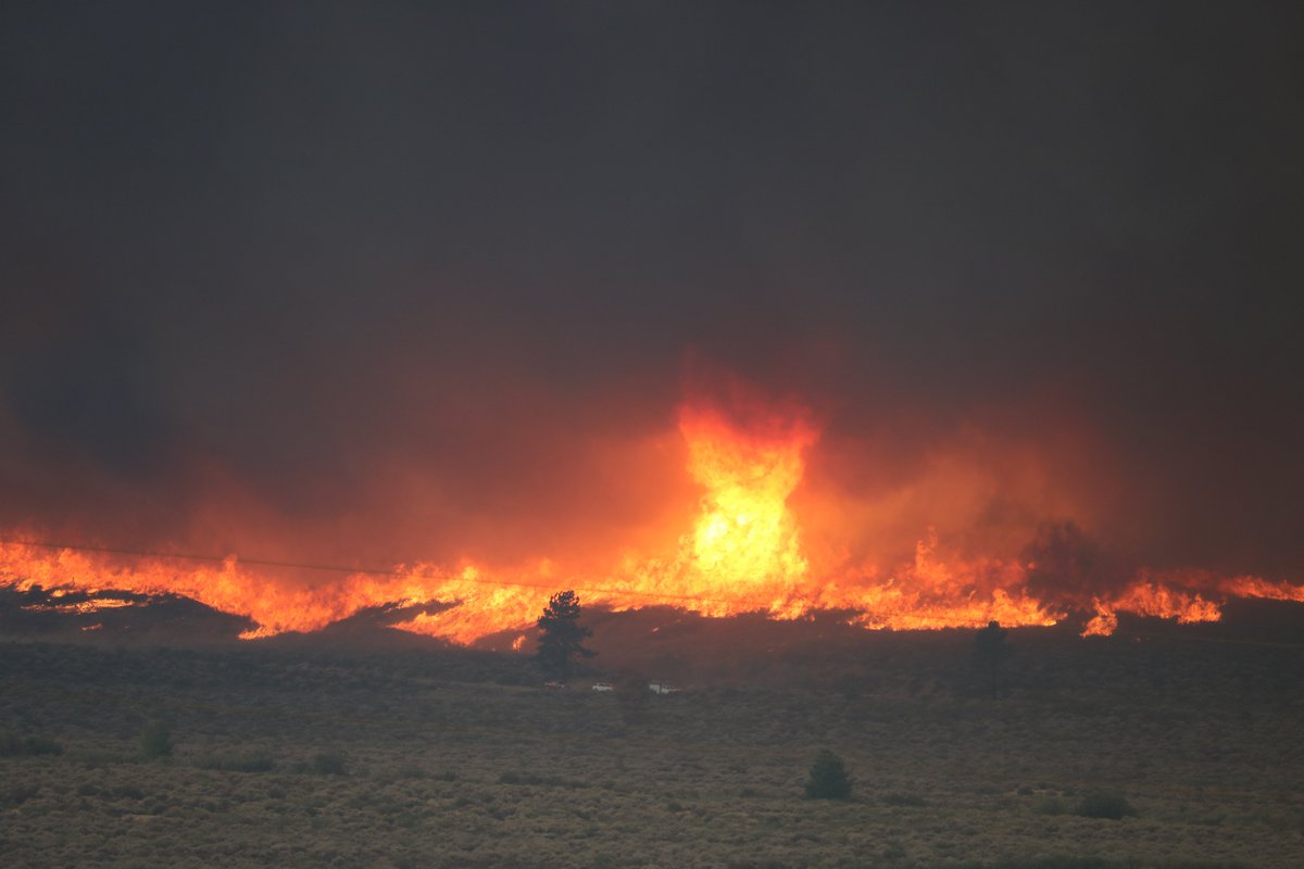 Fire whirls caused rapid growth yesterday on the SlinkFire. These occur when intense rising heat and turbulent wind conditions combine to form whirling eddies of air and are an indication of extreme fire behavior