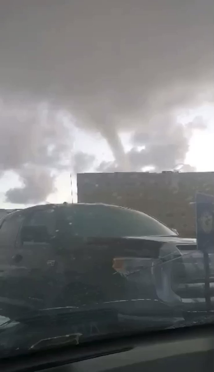 Small tornado/waterspout today at Coronado Island/San Diego. video from Paige Sandefer