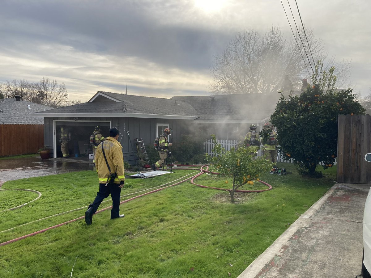 At approx 1000hrs, Metro Fire responded to a house fire on Lincoln Ave in Carmichael. Crews arrived to a smoke charged home, and contained the fire to the kitchen with minor extension in the attic. Crews searched the home and rescued 2 dogs. Fire is under investigation