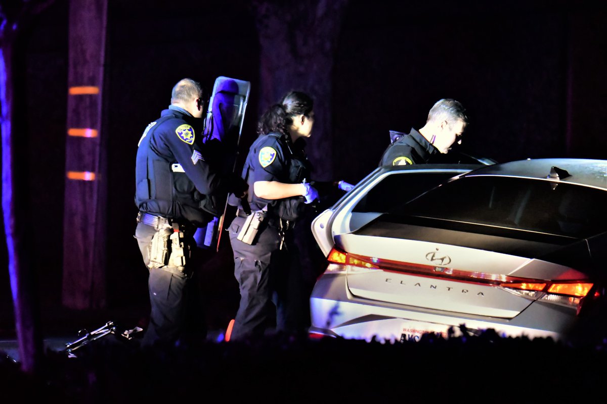 Pursuit East Sacramento FolsmPD was in pursuit of wanted grand theft suspects, according to radio reports. The pursuit ended at Alahmbra/Stockton Blvd. Suspects in custody. 5 agencies involved.