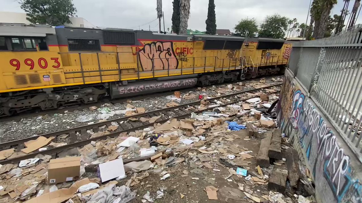 Keep hearing of train burglaries in LA on the scanner so went to LincolnHeights to see it all. And there's looted packages as far as the eye can see. Amazon packages, @UPS boxes, unused Covid tests, fishing lures, epi pens. Cargo containers left busted open on trains