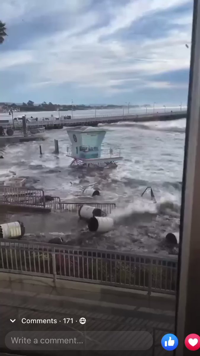 Video from Cassidy Gillin of waves thrashing near the O'Neill lounge in Santa Cruz.   Basic message for the day: don't be brave.