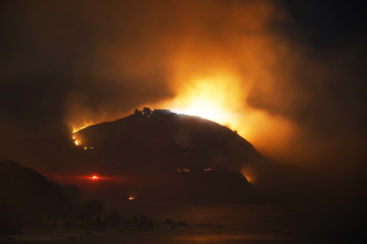 Out covering the ColoradoFire with @erika_kion - images between 1-2AM. Winds lighter, humidity up-still occasional flares