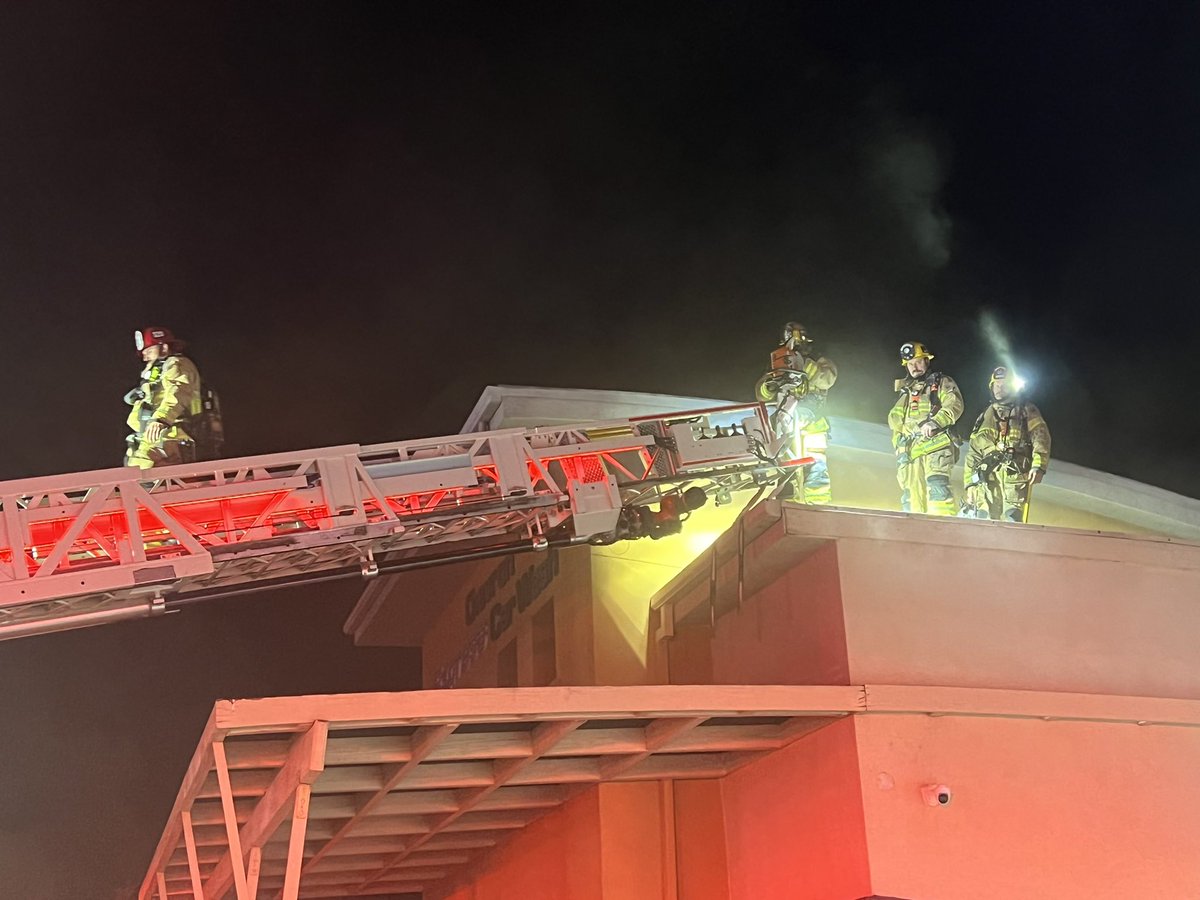 FF's extinguished a fire in a gas station convenience store in the 24500 blk of Trabuco Rd in @LakeForestCA tonight.  Employees evacuated & called 911 at 10:24 p.m. to report black smoke inside the store. Cause: unspecified electrical event.  No injuries. 