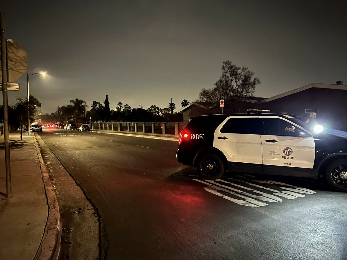 Police shooting in Pacoima — Dronfield is closed between Paxton & Vaughn. LAPD investigating. No info on injuries. We're on standby for updates from police.