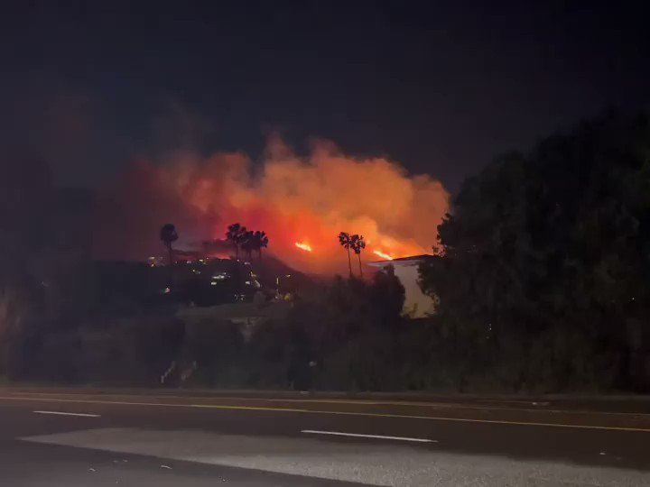 Brush fire on EmeraldBay between NewportBeach and LagunaBeach; Mandatory evacuations are underway.