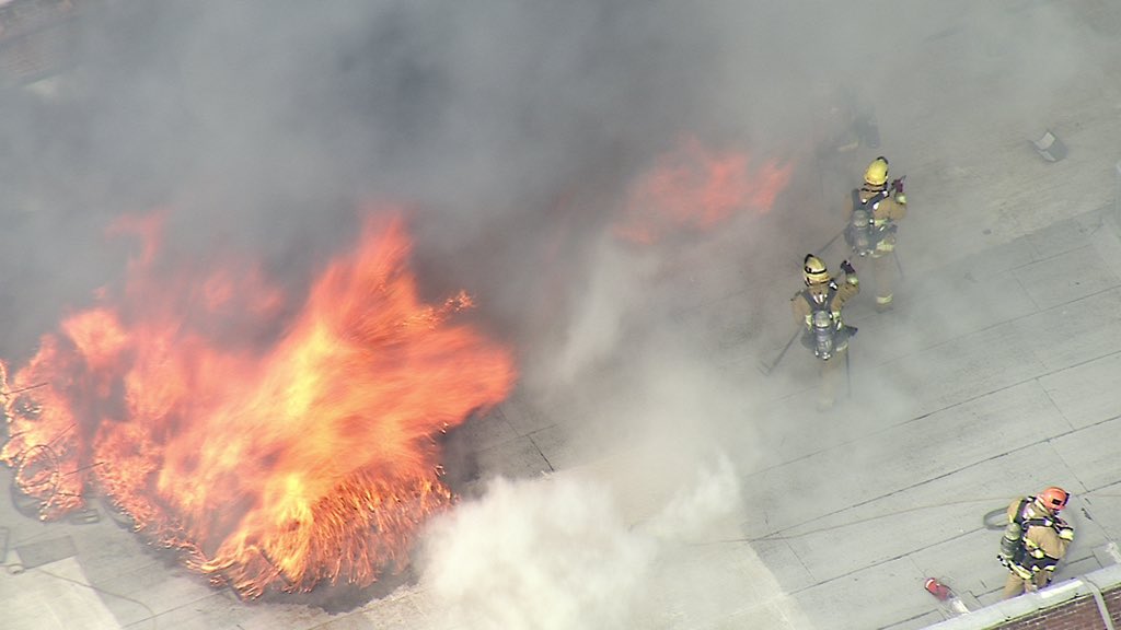 Downtown Los Angeles 7th & Ceres commercial structure fire @LAFD battling flames and working to save property right now no injuries but the fire fight still on going 