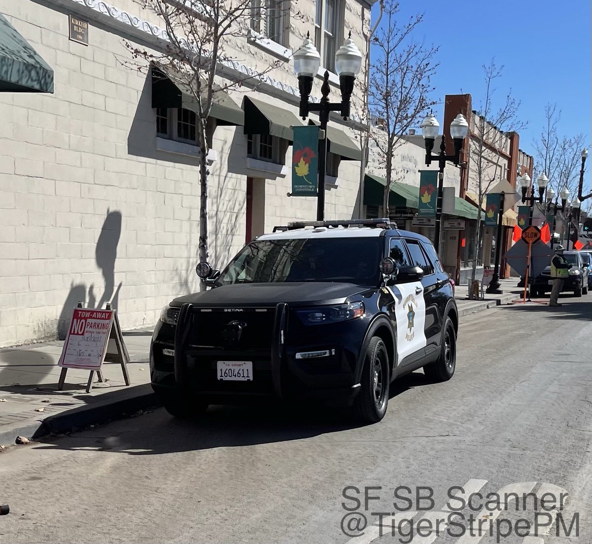 Minor police activity on W Washington Ave at S Murphy Ave (Downtown Sunnyvale)   Looks like someone reported a transient person