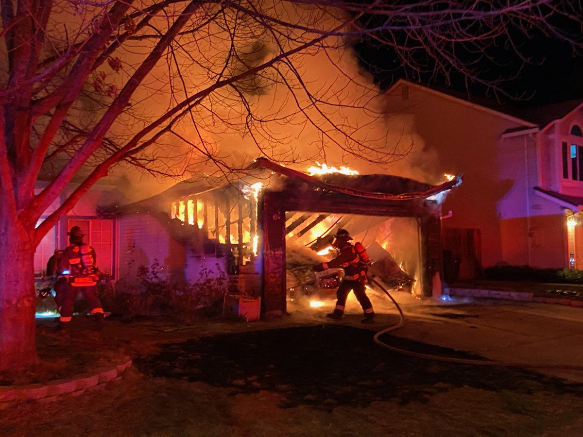 This evening Roseville Fire responded to reports of a garage fire in the Foothills Junction Neighborhood. Firefighters arrived to find the garage of a single family home fully involved