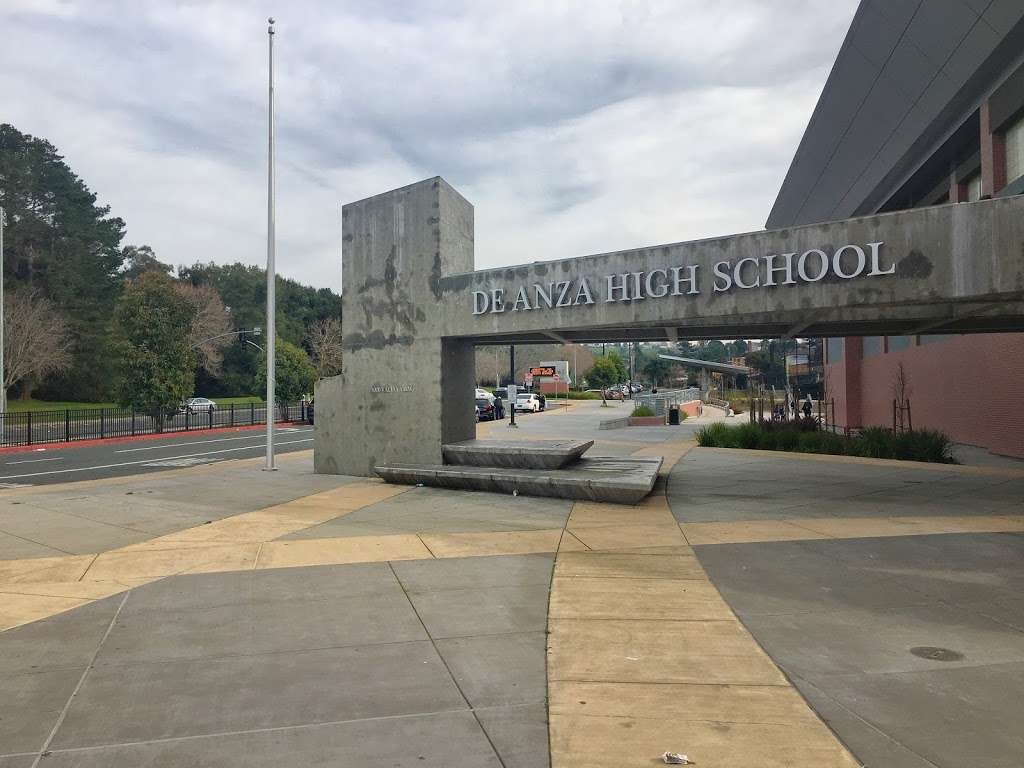 Shots were fired during a fight at dismissal of De Anza High in Richmond, CA yesterday. One student sustained non-life threating injuries but was not struck by a bullet. Shooter fled