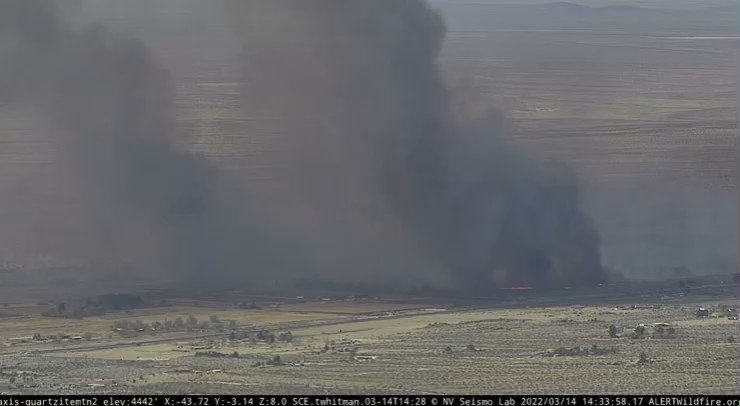 Filling in for a little. The fire is now 80+ acres. 20 Structures threatened. 21 Engines, 4 WT, BDC Hand Crew , BDC Dozer, Multiple Chief Officers per @SBCOUNTYFIRE. Fire still well established in the river bed