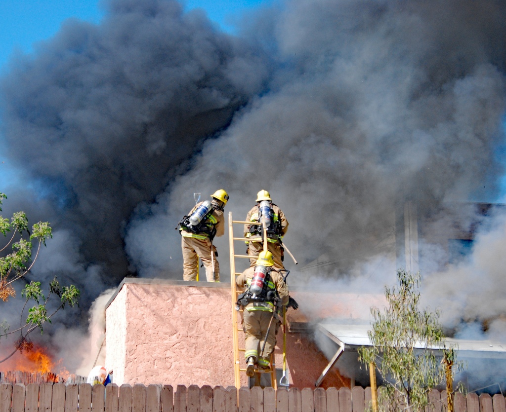 North Hollywood garage fire spreads to 2nd building