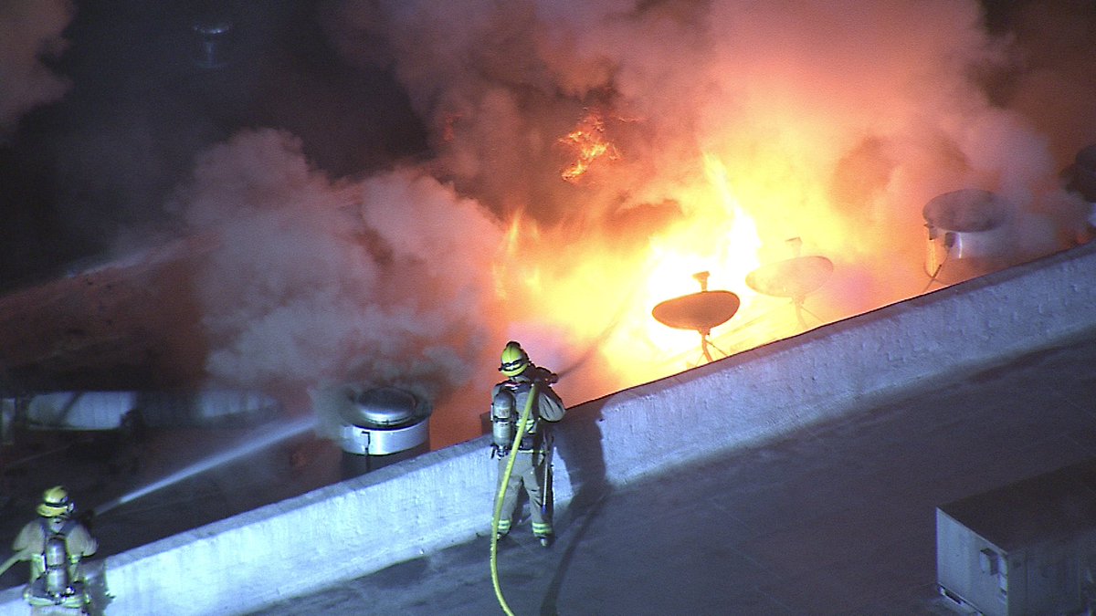 Downey Drafthouse Fire 8200 blk Firestone Downey Fire & Santa Fe Springs assisting battling a stubborn fire 20/20 Drafthouse in a strip mall type of setting. Sadly the Drafthouse a total loss but neighboring businesses safe no injuries cost &amp; cause under investigation