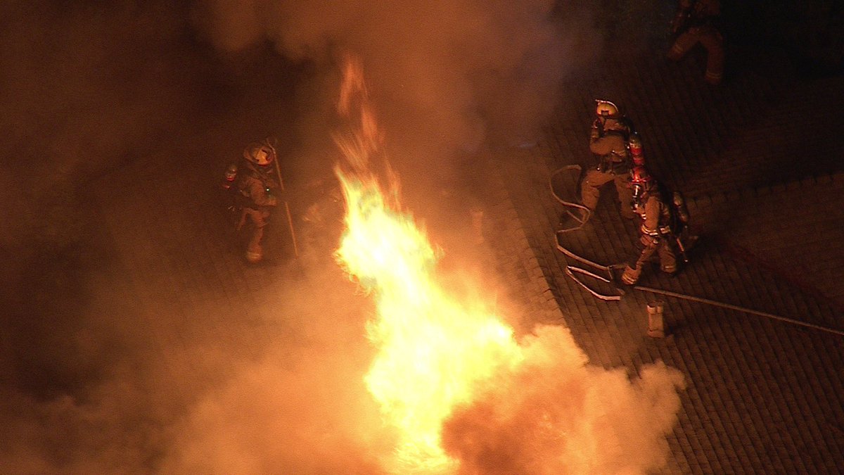 NoHo Fire. On Hartstook near Lankershim @LAFDvalley arrived to find one unit in an unoccupied bungalow with fire showing the fire got into the attic. Quick work by firefighters stopped the flames from destroying the whole multiplex no injuries  