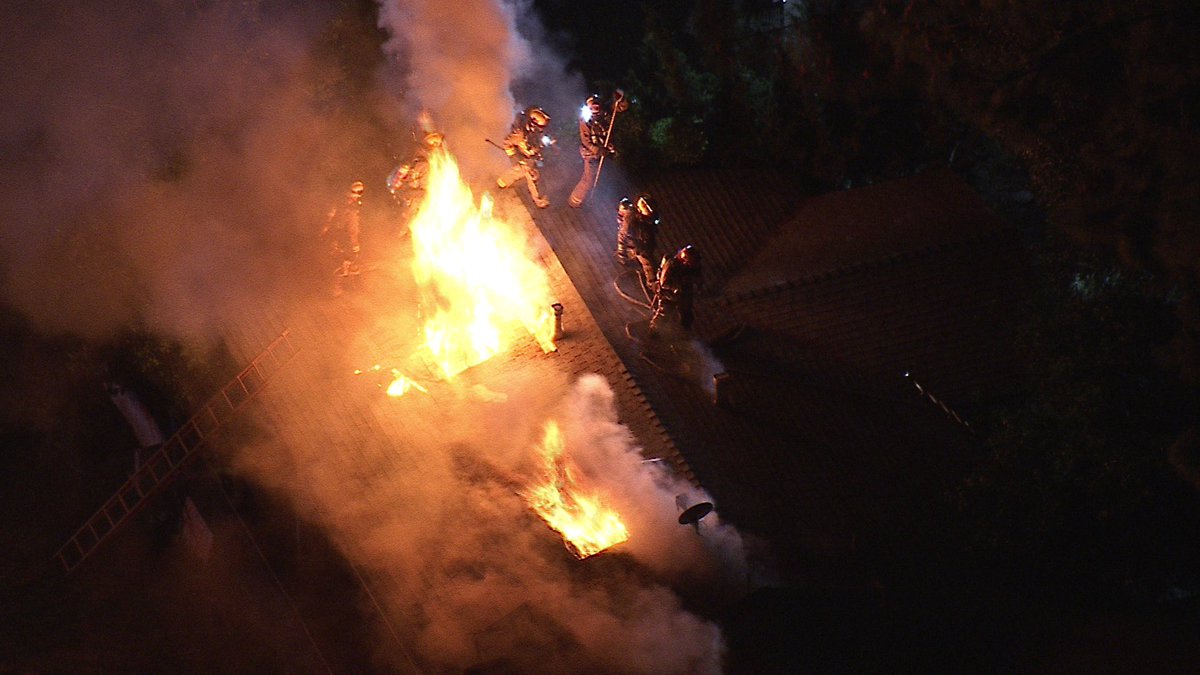 NoHo Fire. On Hartstook near Lankershim @LAFDvalley arrived to find one unit in an unoccupied bungalow with fire showing the fire got into the attic. Quick work by firefighters stopped the flames from destroying the whole multiplex no injuries  