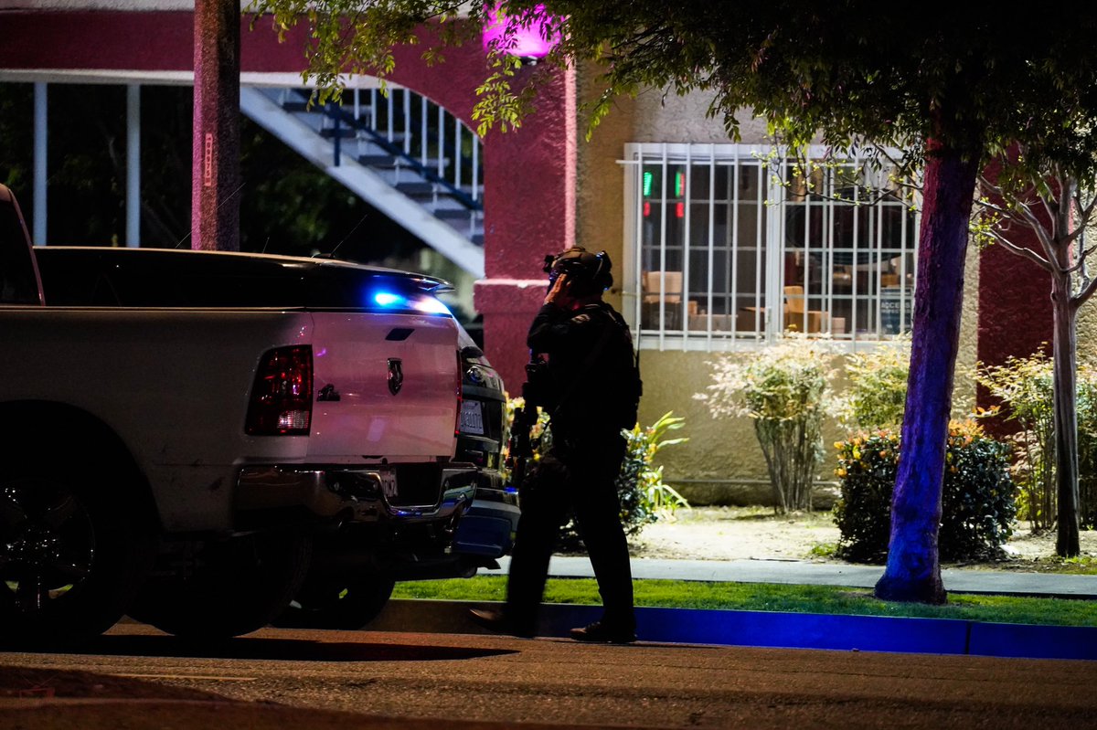 Standoff on the corner of Mission Blvd and Mountain at the Best Ontario inn several people injured