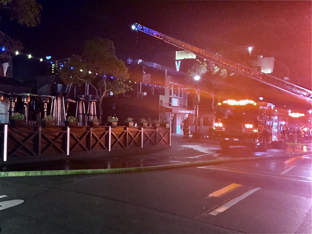 SDFD crews stopped a fire at Landini's Pizzeria on India St at 4:18a. Fortunately no one was inside & no injuries. Firefighters worked quickly to prevent any damage to nearby buildings