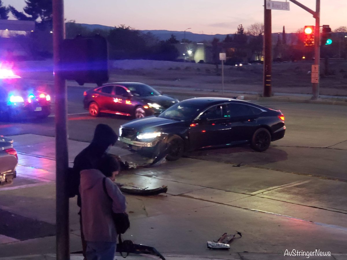 Lancaster,ca: 902t/902r(traffic collision with injuries/ rescue responding) 20th st w and ave J-12 , vehicle traffic collision head on accident