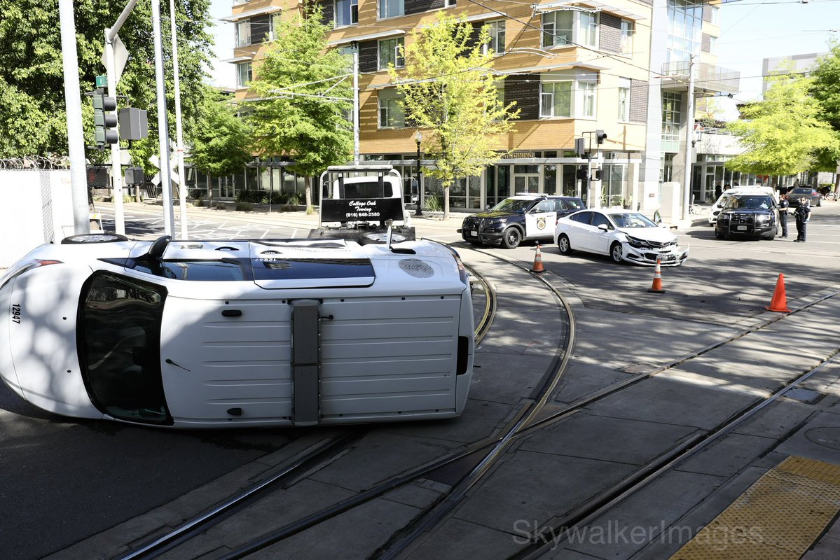 Sac PD Crime Scene Investigation unit involved in rollover accident at the intersection of 7th & H Street this morning. Possibly in route to mass shooting just blocks away