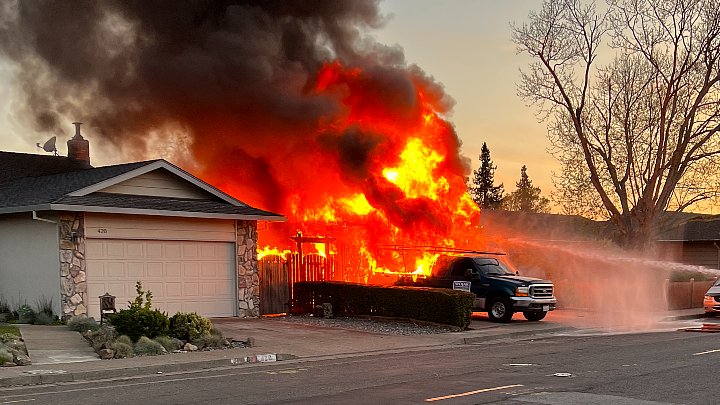 Early Morning Fire Engulfs Petaluma Home