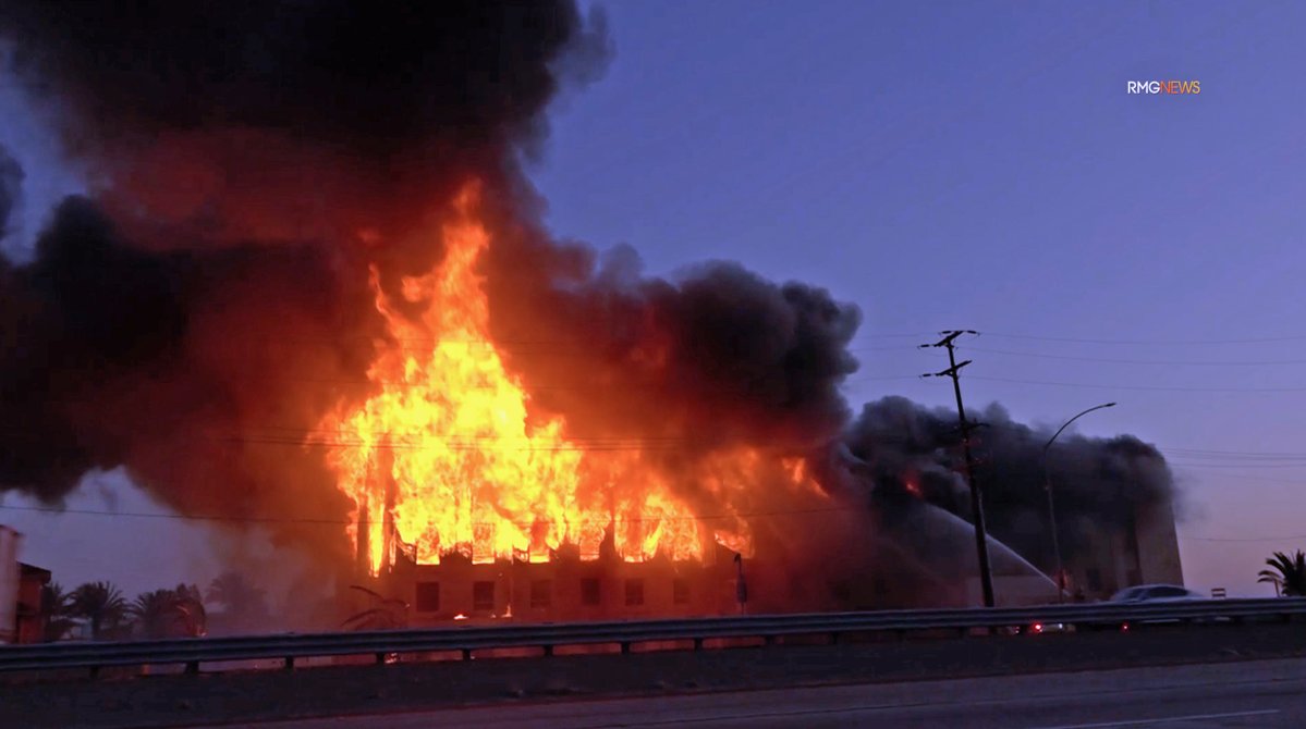 PromenadeFire; Heavy fire consumes under construction hotel near the 101 freeway at Las Posas