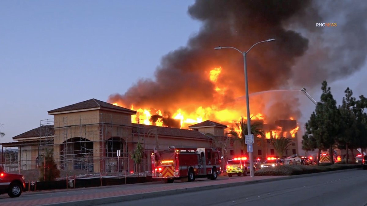 PromenadeFire; Heavy fire consumes under construction hotel near the 101 freeway at Las Posas