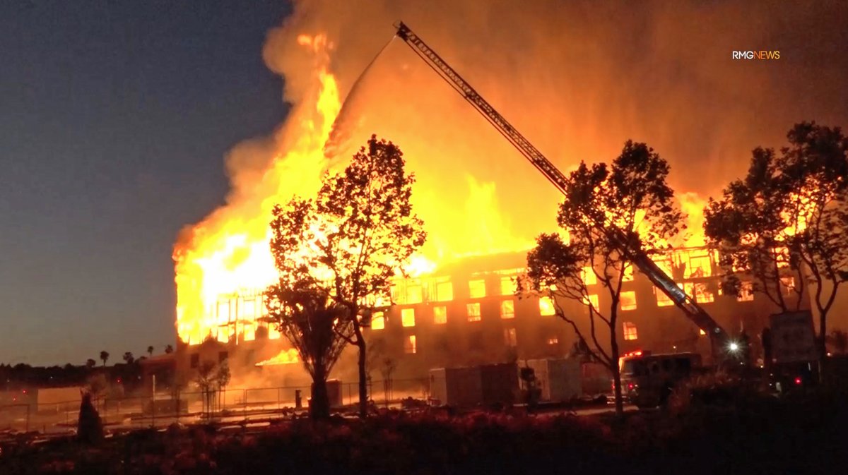 PromenadeFire; Heavy fire consumes under construction hotel near the 101 freeway at Las Posas