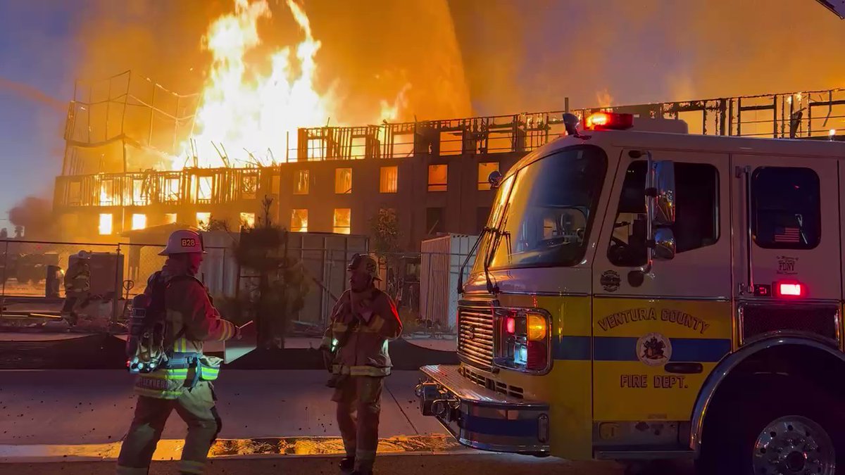 PromenadeFire; @CHP_Ventura has NB and SB HWY 101 due to exposed power lines