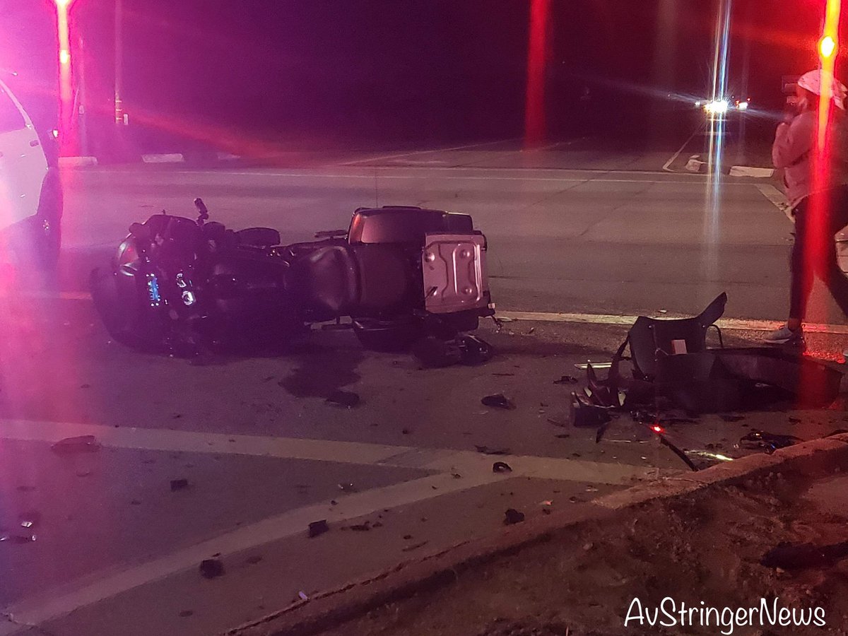 Lancaster,ca: 902t/902r(traffic collision with injuries/ rescue responding ) 20th st w and Ave M , motorcycle vs a black sedan