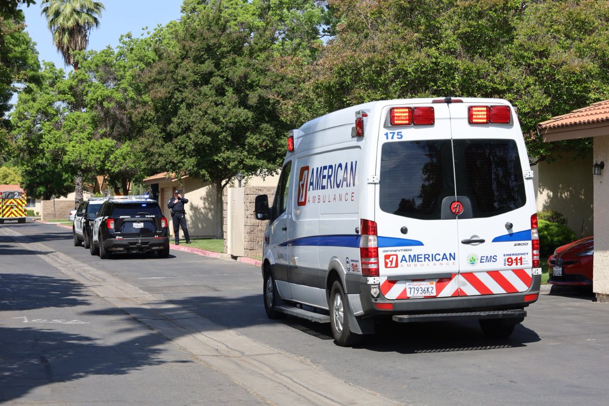 One person dead after shooting at Palm Mission Estates around 10am this morning. EMS, Fresno Police officers @FresnoPolice on scene.