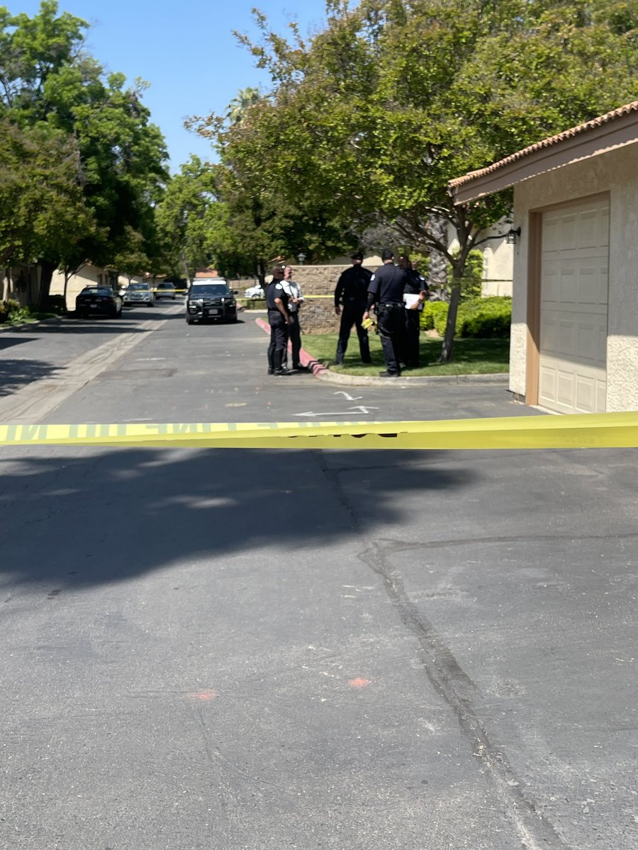 @FresnoPolice say neighbors called 911 for reports of a physical disturbance. One neighbor reported possibly hearing a gunshot. When officers arrived they found a man dead from an apparent gunshot wound. No suspect info at this time