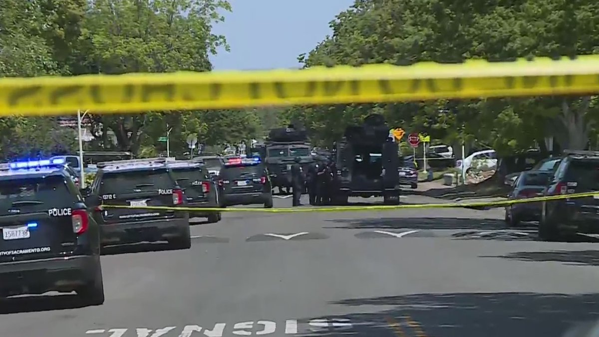 Police are responding to an incident in South Sacramento that is possibly involving at least one gunshot being fired. No injuries reported: