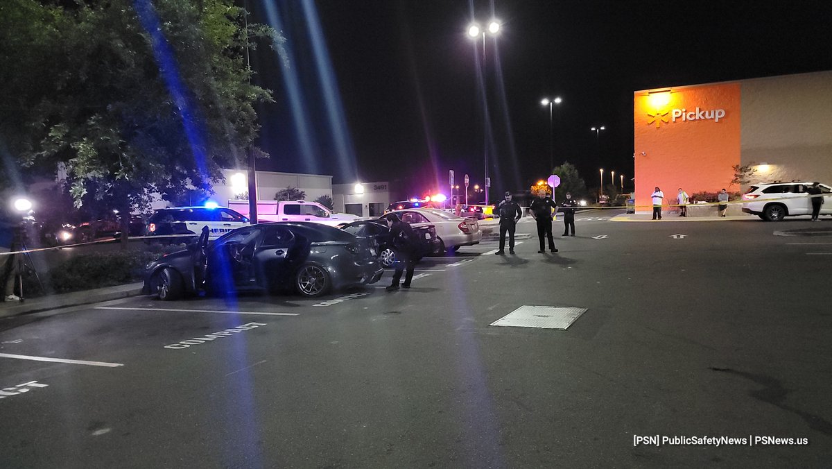 Shooting NorthHighlands Deputies and CSI are on scene investigating a shooting incident in the Walmart parking lot on Watt Ave. off of Winona Way. 