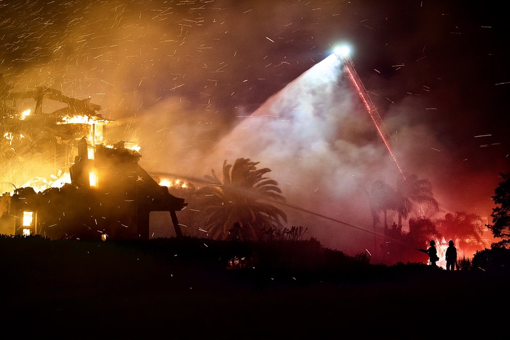 Night attack mode, lots of engines and trucks helping with structure protection, along with one helicopter performing water drops tonight at the Coastal Fire in Laguna Niguel, CA. Large homes continue to burn tonight and despite firefighters best efforts, many were lost 