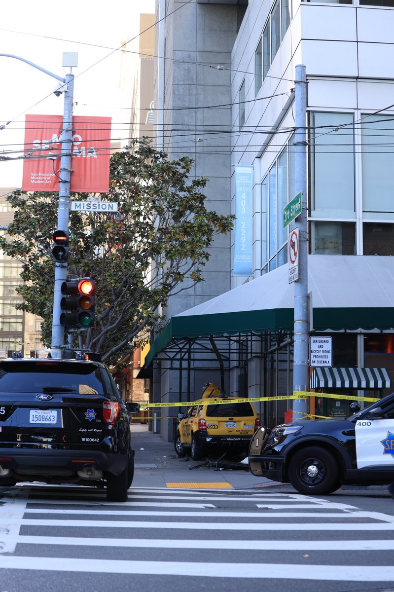 2 female pedestrians killed at 3rd& Mission in San Francisco today around 4:30. Witnesses said Mercedes driver swerved into a taxi, which the taxi swerved onto the sidewalk outside a restaurant. One other male pedestrian and taxi driver taken to the hospital