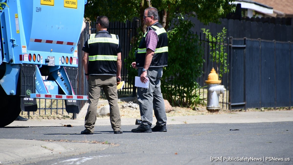 Sacramento Police and Fire Departments responded to a vehicleVsPedestrian at Deer Lake and La Tarriga, according to radio traffic. This is a city trash truck vs a bicyclist. SacPD confirms a male is deceased. Detectives and CSI are on scene