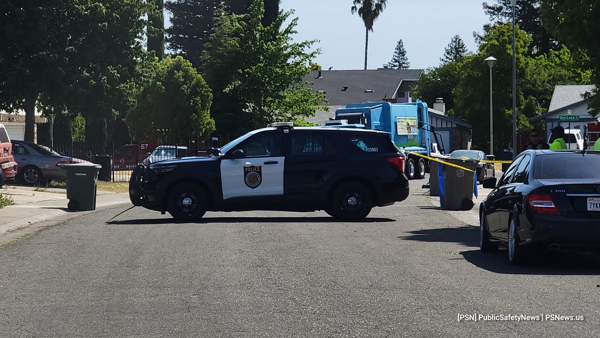 Sacramento Police and Fire Departments responded to a vehicleVsPedestrian at Deer Lake and La Tarriga, according to radio traffic. This is a city trash truck vs a bicyclist. SacPD confirms a male is deceased. Detectives and CSI are on scene