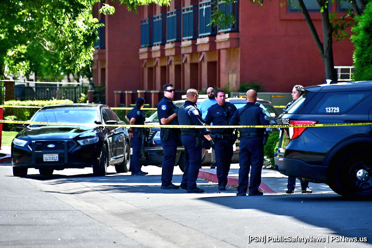 SacPD is on Scene at the LINQMidtown apartments at 32nd and S Streets investigating a shooting incident at the parking structure entrance. No further details are available.  