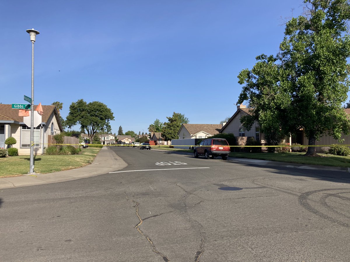 Scene of a barricaded suspect who is armed and suicidal near 5300 Jacinto Ave. in South Sac now. Crisis negotiators and SWAT officers are on scene. 