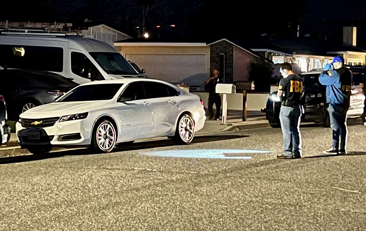 FBI agents have returned to the Simi Valley home of the man charged with attempting to kidnap or murder a US Supreme Court justice. Appears the front door was broken down