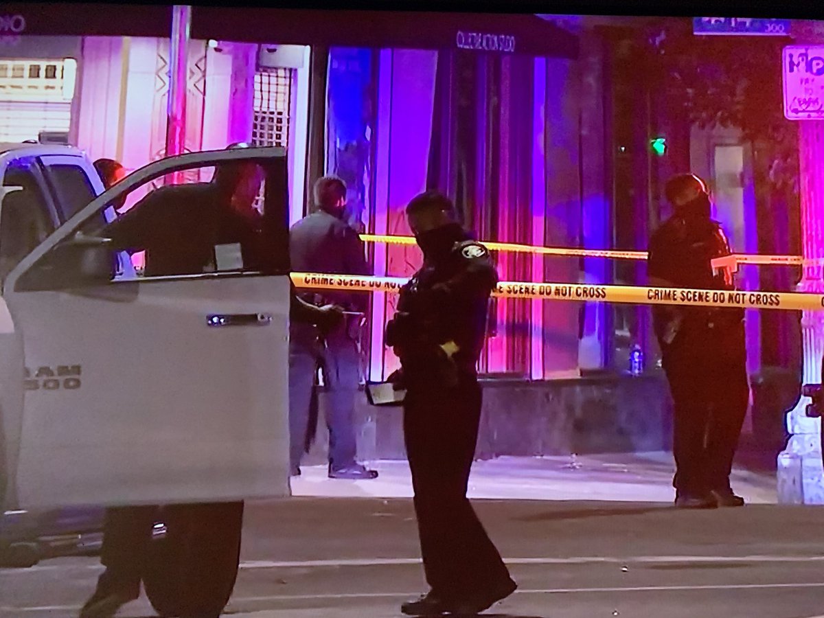 One killed, several hurt in shooting outside @HalftimeBarOAK near 14th & Harrison downtown, per @oaklandpoliceca. Same bar was scene of 2019 shooting that injured 4