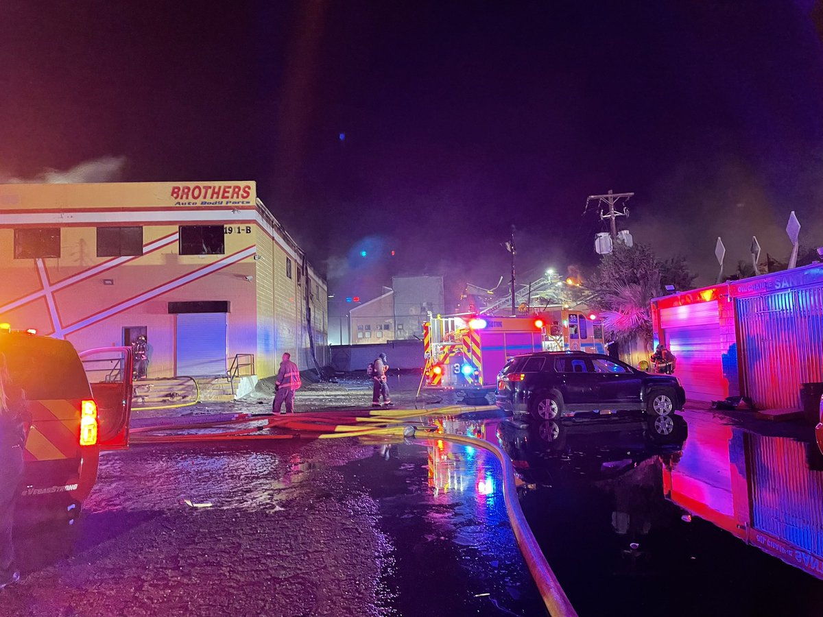 4:OOAM : Nearly 50 units & 150 personnel from @LasVegasFD @ClarkCountyFD &amp; @NLVFireDept responded to 4-Alarm fire, bulk of fire knocked down but NOT out. 1 minor injury-no Hosp, evacuation center at Hollingsworth Elementary School, power out in area