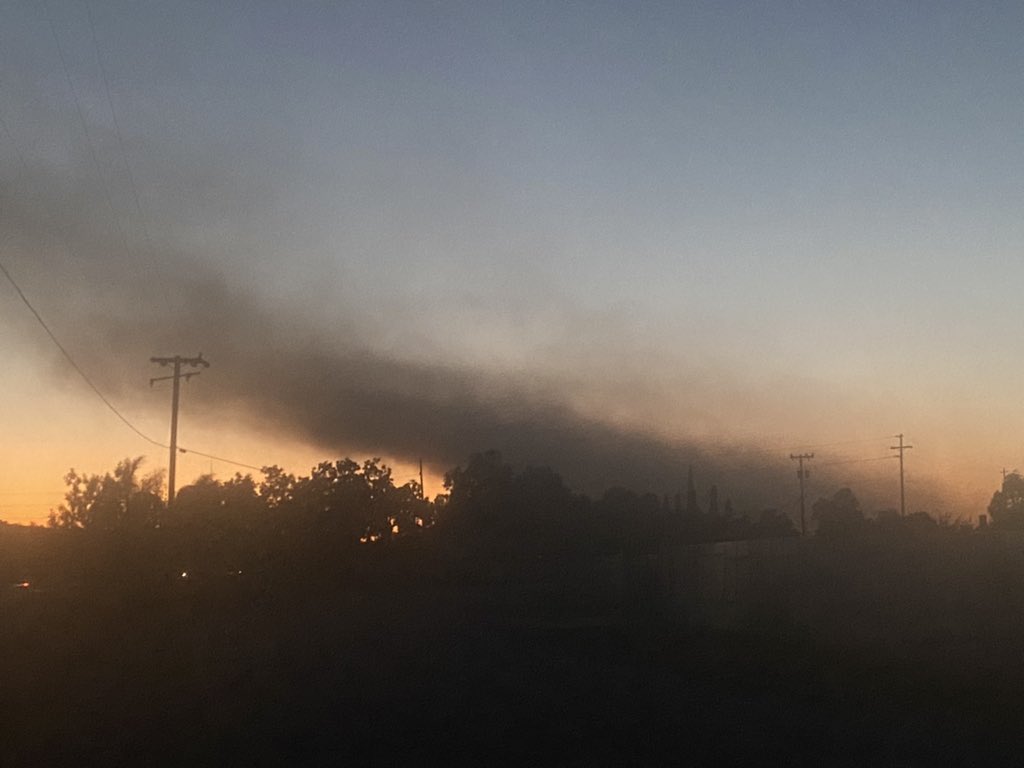 Black smoke as seen from   San Martin residence.   @JeffRanieri was talking about the fire on his weather cast regarding homes in jeopardy on the Peninsula, but this one is in Morgan Hill that is producing black smoke